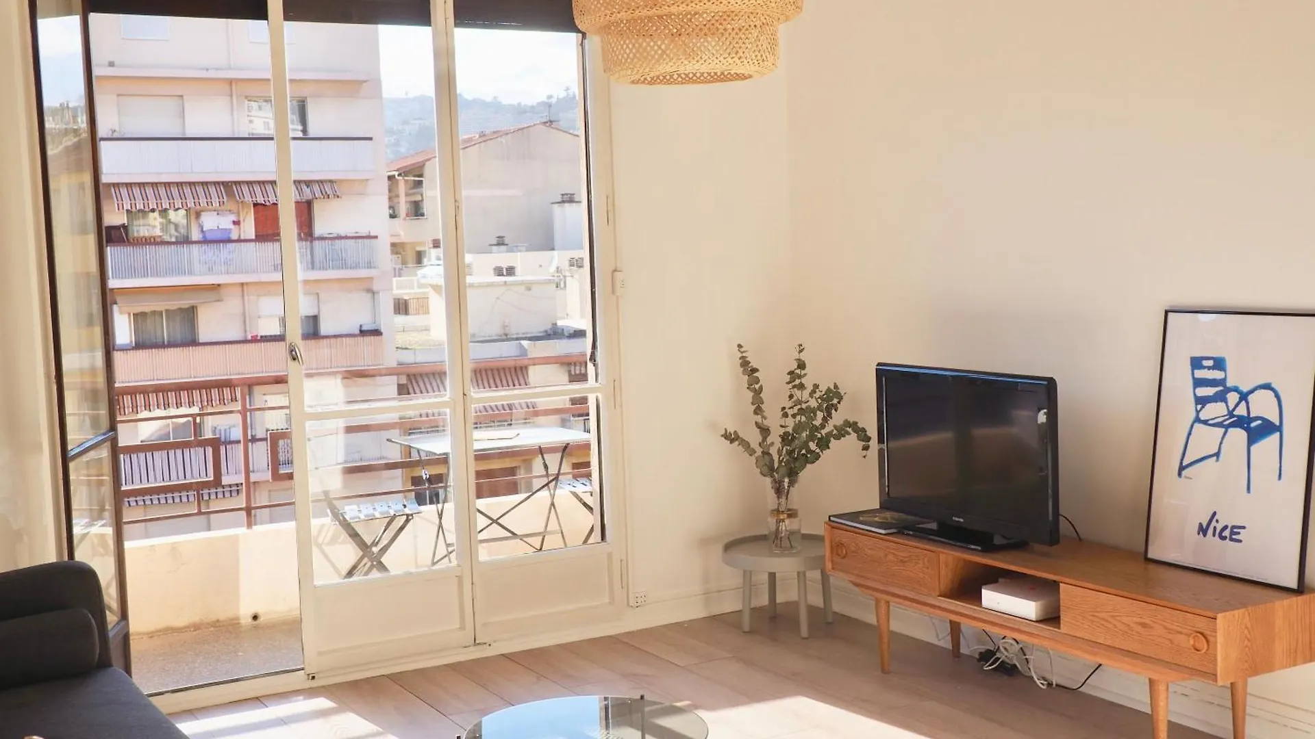 Appartement Proche De Liberation Avec Balcon Ensoleille Nice